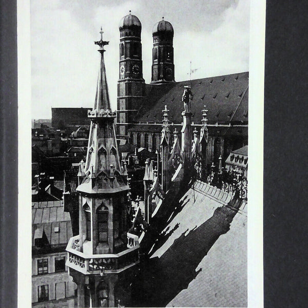 München Blick vom Neuen Rathaus auf die Frauenkirche 20107 jw J