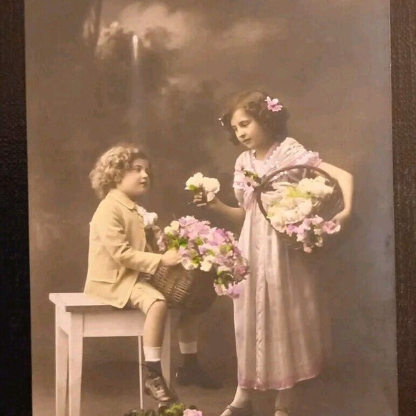 Glückwunsch Zum Namenstag Junge Und Mädchen Mit Rosen 400537 gr I
