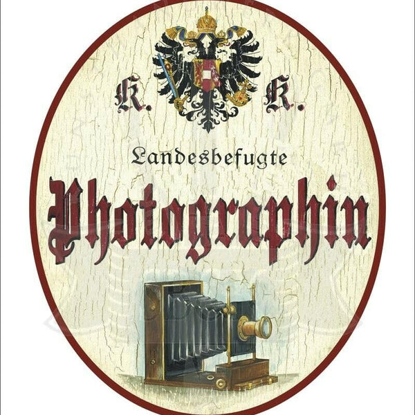 KuK Nostalgie Holzschild - Landesbefugte Photographin -Fotoapparat Fotokamera TH (Größe: 28x34)