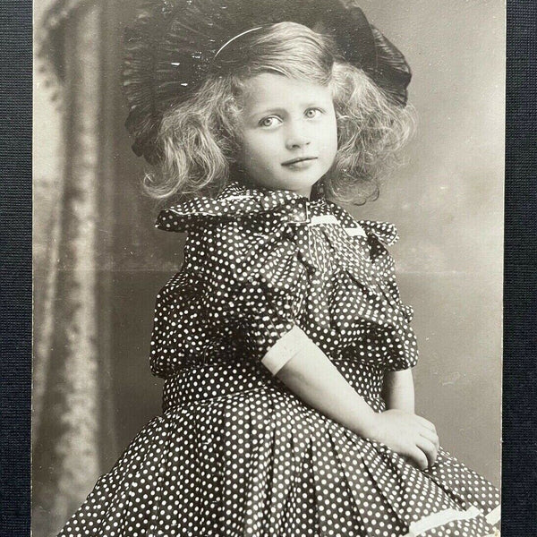 Porträt Mädchen Kind Kleid Hut Locken Tracht Locken 400253 TH F