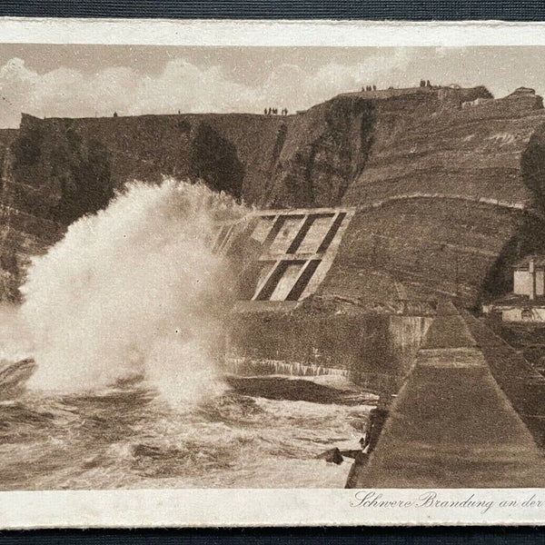 Helgoland Schwere Brandung Hafenmauer Schleswig-Holstein Deutschland 401075 TH A