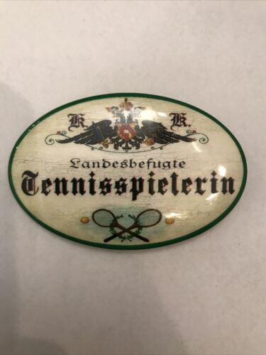 K&K Nostalgie Flaschenöffner Magnet Landesbefugte Tennisspielerin 7x4,5cm