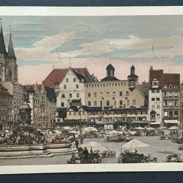 Nürnberg Marktplatz Stadt Kirche Brunnen Statue Bayern Deutschland 401044 TH